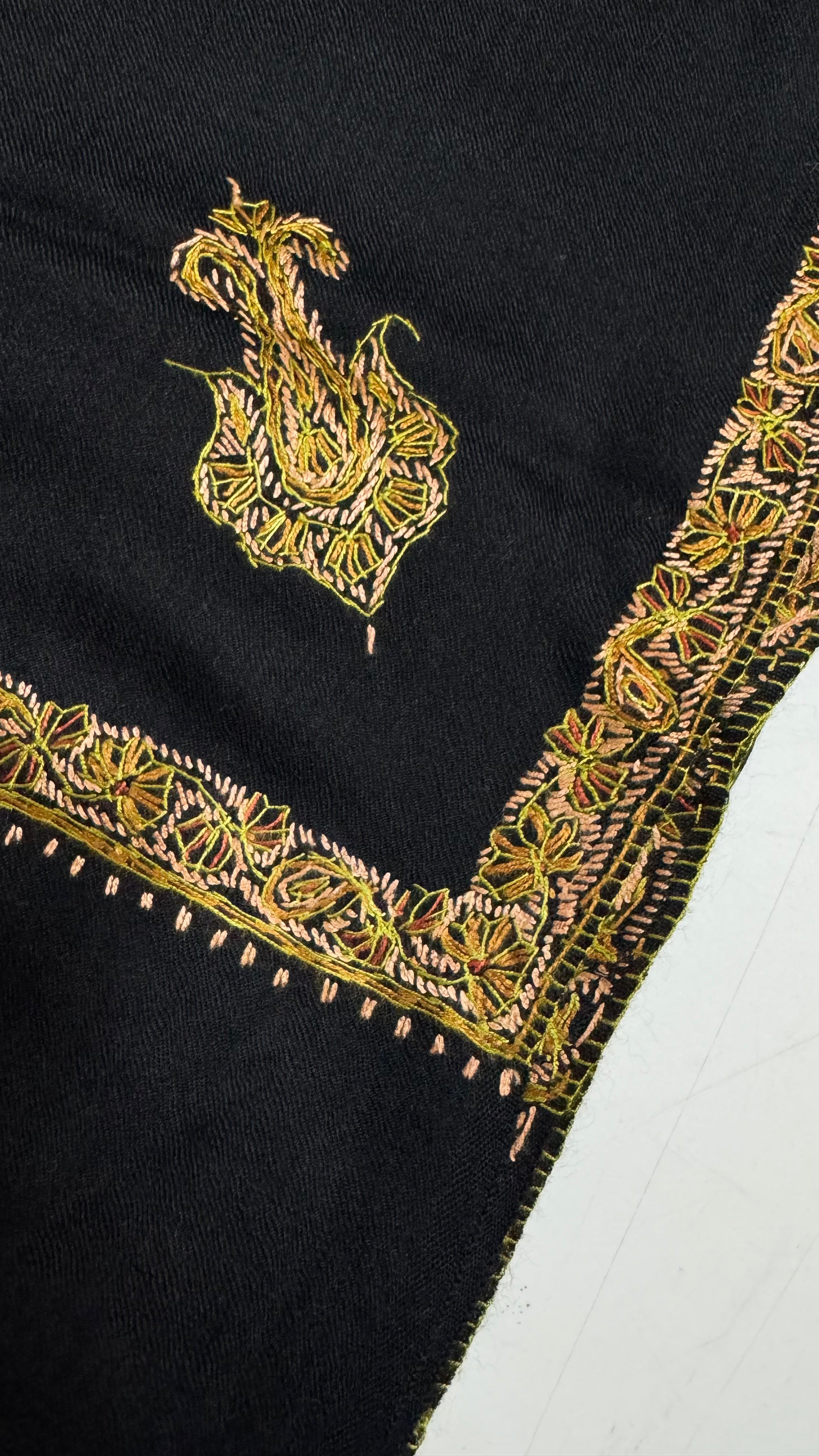 Luxury Woollen Men's Hand Embroidered Hashidar Shawl - Black